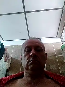 Snapshot of Escorpio66 chatting on February 6, 2025, 5:40 pm Escorpio66 online show from February 6, 2025, 5:40 pm