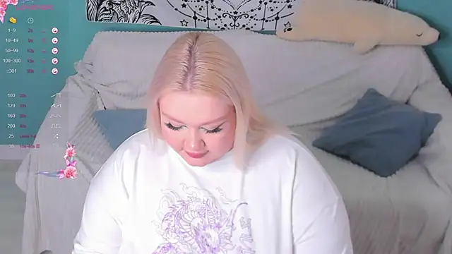 LilyBelll online show from December 18, 2024, 4:38 pm