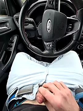 Snapshot of Titanhoott chatting on December 24, 2024, 10:33 am Titanhoott online show from December 24, 2024, 10:33 am