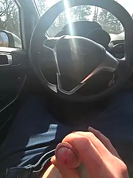 Snapshot of Titanhoott chatting on March 4, 2025, 10:24 am Titanhoott online show from March 4, 2025, 10:24 am