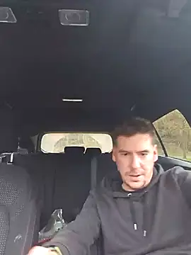 Snapshot of Titanhoott chatting on January 25, 2025, 11:02 am Titanhoott online show from January 25, 2025, 11:02 am