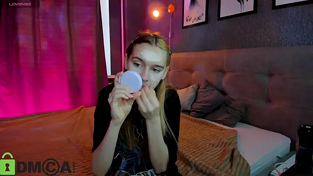 Lesi Moonie01 online show from October 14, 2025, 6:36 am