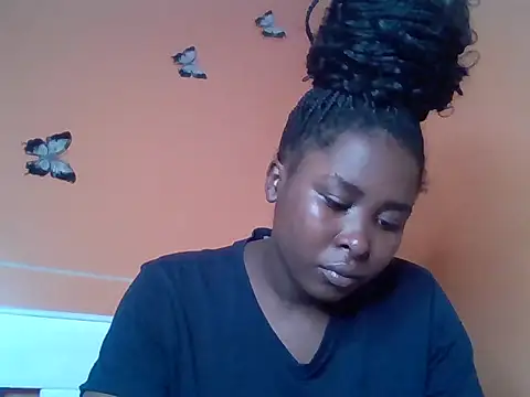 Moonfades online show from December 19, 2025, 9:55 am