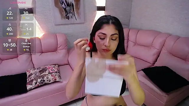 Snapshot of Alaya_cute chatting on October 11, 2025, 8:32 pm Alaya cute online show from October 11, 2025, 8:32 pm