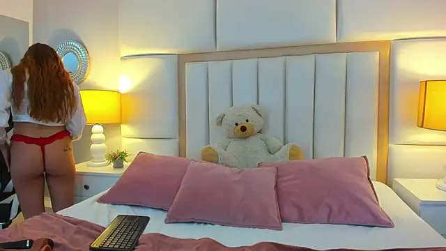 AmbarSantany online show from March 19, 2025, 3:08 pm