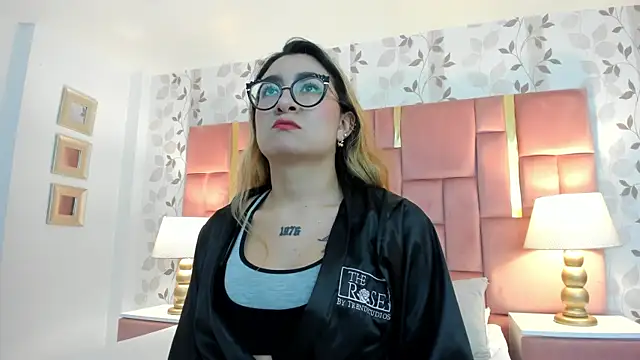 AmbarSantany online show from October 3, 2025, 12:36 am