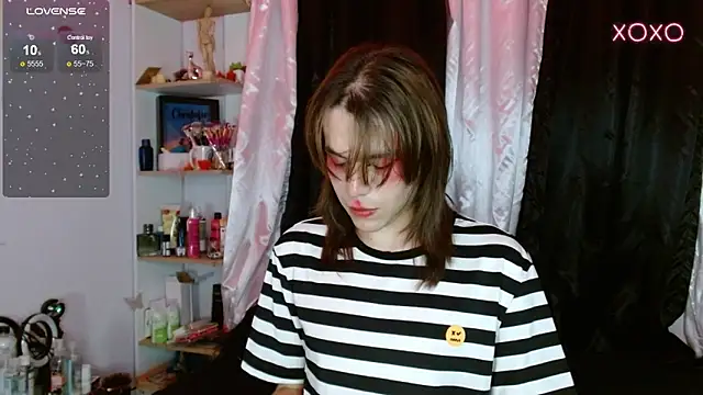 Snapshot of shun_sun chatting on March 19, 2025, 12:48 am shun sun online show from March 19, 2025, 12:48 am