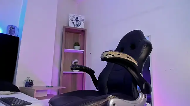 DemianPrince online show from February 7, 2025, 5:52 am