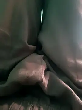 Snapshot of AloneDick chatting on October 3, 2025, 6:37 am AloneDick online show from October 3, 2025, 6:37 am