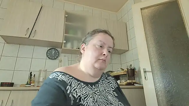 Snapshot of melissaBlessing chatting on February 17, 2025, 9:03 am melissaBlessing online show from February 17, 2025, 9:03 am