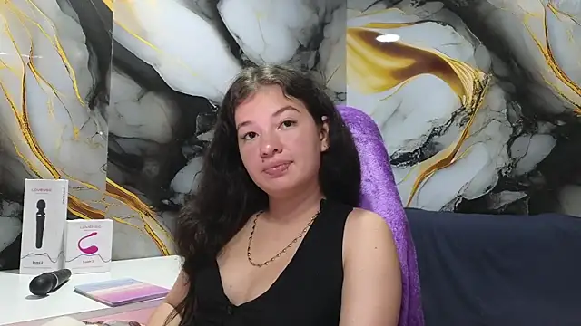 lilimini032 online show from February 24, 2026, 8:21 pm