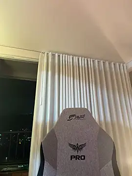 carolynnetrujillo online show from April 17, 2026, 2:25 am