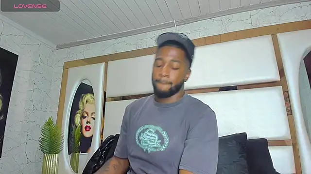 Snapshot of Drake_Nassir4 chatting on October 3, 2025, 4:52 pm Drake Nassir4 online show from October 3, 2025, 4:52 pm