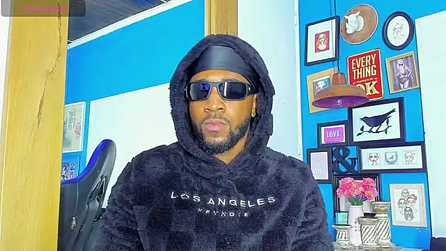 Snapshot of Drake_Nassir4 chatting on October 1, 2025, 9:51 pm Drake Nassir4 online show from October 1, 2025, 9:51 pm