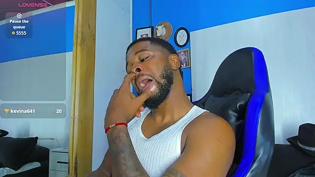 Snapshot of Drake_Nassir4 chatting on October 8, 2025, 9:11 am Drake Nassir4 online show from October 8, 2025, 9:11 am