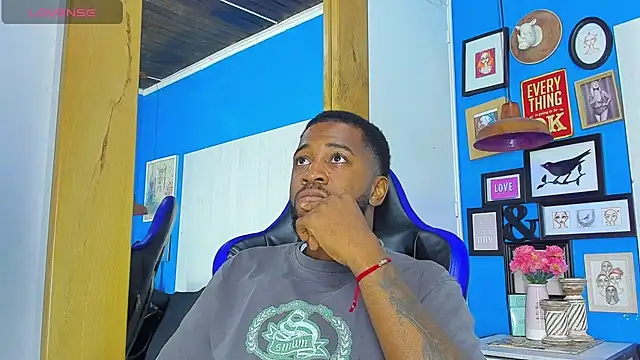 Snapshot of Drake_Nassir4 chatting on October 8, 2025, 9:26 pm Drake Nassir4 online show from October 8, 2025, 9:26 pm