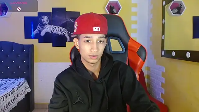 Snapshot of jose_sexycumm chatting on November 2, 2025, 8:36 pm jose sexycumm online show from November 2, 2025, 8:36 pm