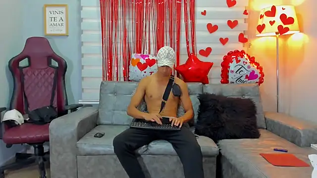 jose sexycumm online show from February 13, 2025, 7:31 pm