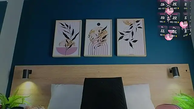 Snapshot of GabyPetit chatting on October 14, 2025, 8:42 pm GabyPetit online show from October 14, 2025, 8:42 pm