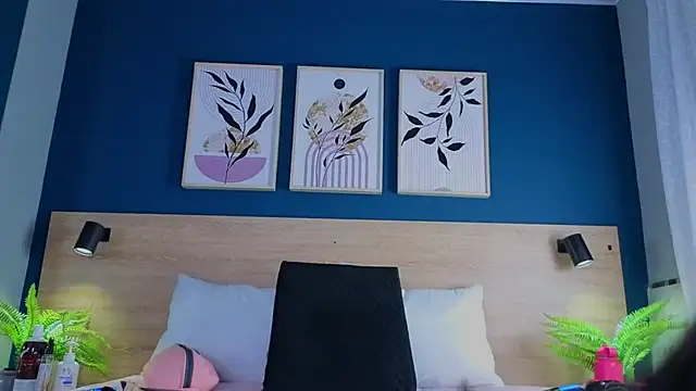 Snapshot of GabyPetit chatting on October 1, 2025, 8:02 pm GabyPetit online show from October 1, 2025, 8:02 pm