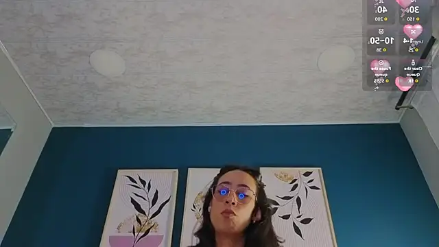 Snapshot of GabyPetit chatting on October 16, 2025, 7:55 pm GabyPetit online show from October 16, 2025, 7:55 pm