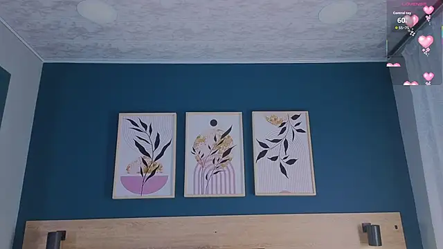 Snapshot of GabyPetit chatting on September 24, 2025, 8:04 pm GabyPetit online show from September 24, 2025, 8:04 pm