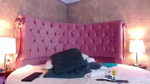 Snapshot of GabyPetit chatting on March 12, 2025, 12:20 am GabyPetit online show from March 12, 2025, 12:20 am