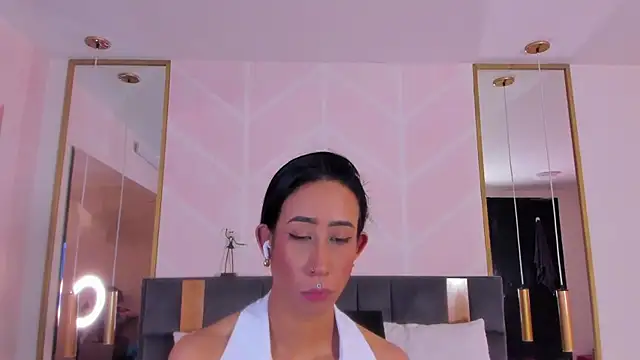 GabyPetit online show from November 7, 2025, 8:02 pm