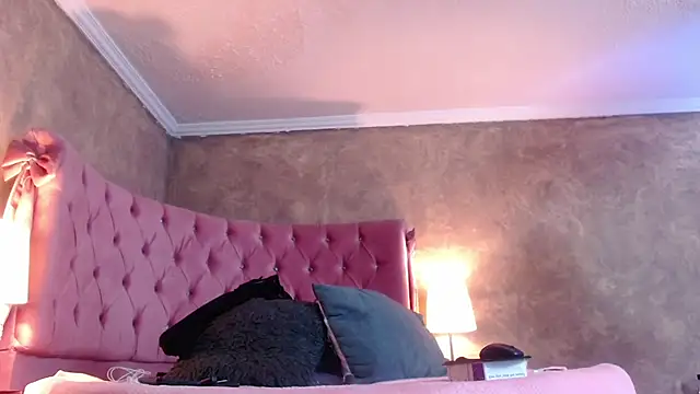 Snapshot of GabyPetit chatting on February 25, 2025, 8:00 pm GabyPetit online show from February 25, 2025, 8:00 pm