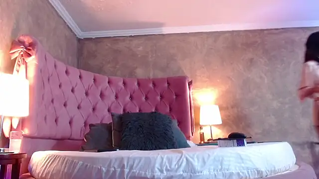 Snapshot of GabyPetit chatting on March 8, 2025, 9:08 pm GabyPetit online show from March 8, 2025, 9:08 pm