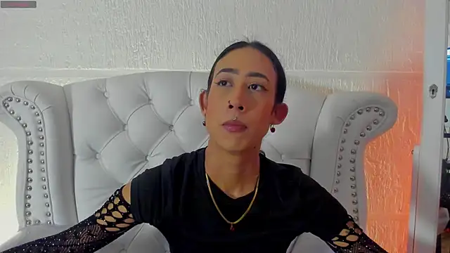 Snapshot of GabyPetit chatting on February 14, 2026, 7:47 pm GabyPetit online show from February 14, 2026, 7:47 pm