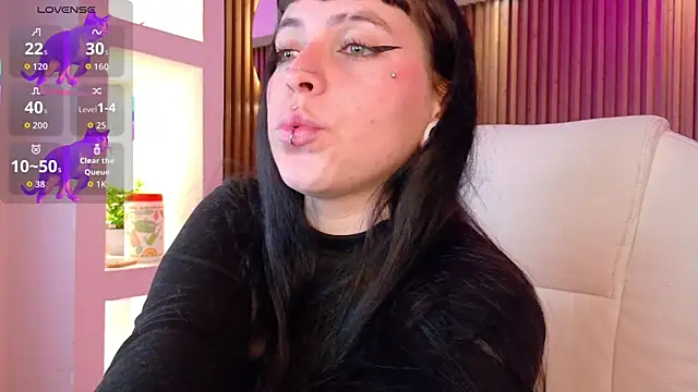 Lucy Smith2 online show from November 14, 2025, 3:43 am