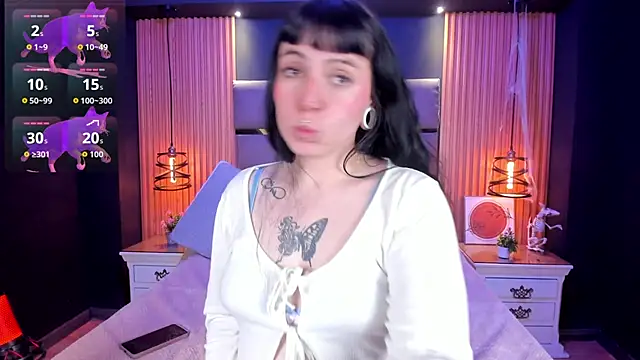 Lucy Smith2 online show from November 11, 2025, 4:07 am