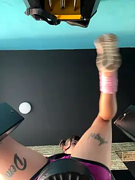 Snapshot of VioletaSubmissive chatting on September 22, 2025, 9:54 pm VioletaSubmissive online show from September 22, 2025, 9:54 pm