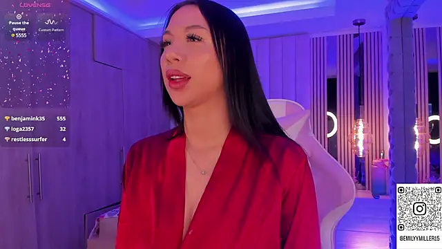 Emilyymilleer  online show from January 17, 2025, 9:39 pm