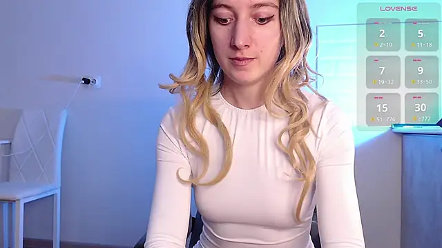 Snapshot of Eva_Hailey_ chatting on February 22, 2025, 4:40 am Eva Hailey  online show from February 22, 2025, 4:40 am