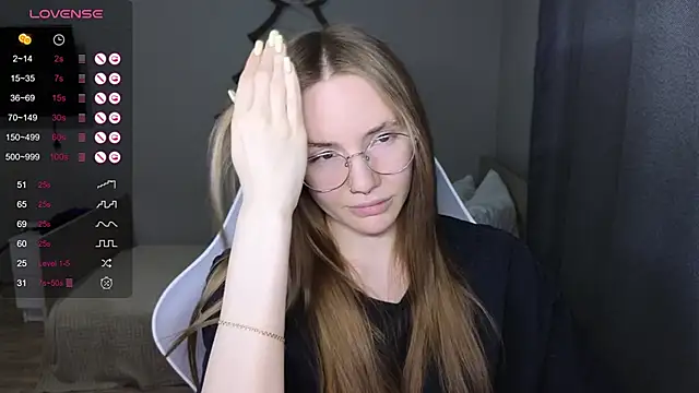 Snapshot of littlevildevil chatting on February 3, 2026, 10:53 am littlevildevil online show from February 3, 2026, 10:53 am