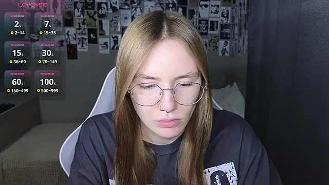 Snapshot of littlevildevil chatting on February 21, 2026, 11:12 am littlevildevil online show from February 21, 2026, 11:12 am