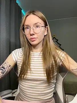 Snapshot of littlevildevil chatting on February 2, 2026, 9:41 am littlevildevil online show from February 2, 2026, 9:41 am