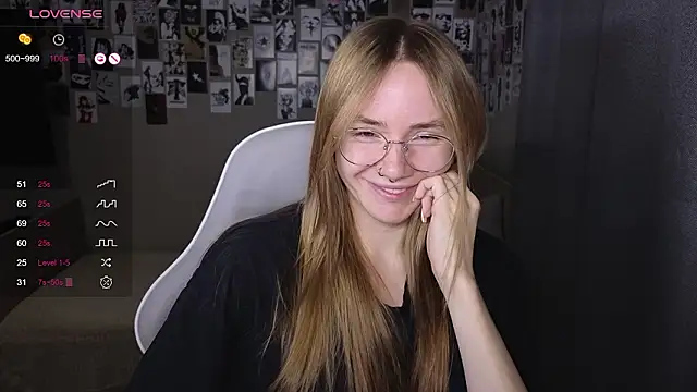 littlevildevil online show from March 15, 2026, 11:06 am