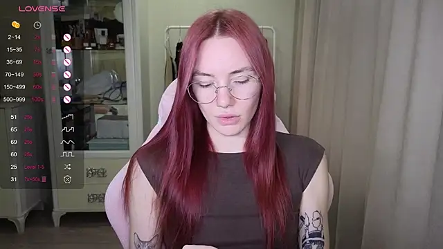 Snapshot of littlevildevil chatting on September 28, 2025, 11:06 am littlevildevil online show from September 28, 2025, 11:06 am