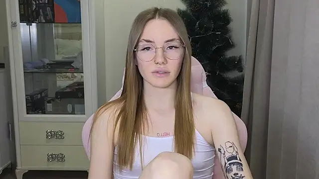 Snapshot of littlevildevil chatting on January 6, 2025, 11:51 am littlevildevil online show from January 6, 2025, 11:51 am