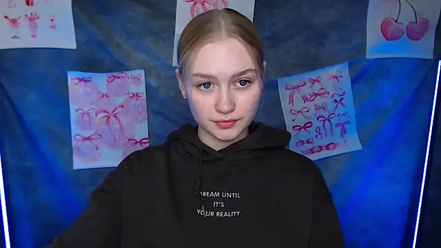 MademoiselleCl online show from February 16, 2026, 1:21 pm