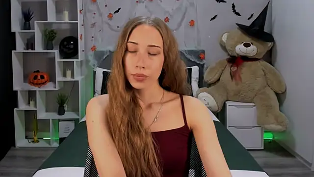 Snapshot of AlexaHarmon chatting on October 10, 2025, 7:31 am AlexaHarmon online show from October 10, 2025, 7:31 am