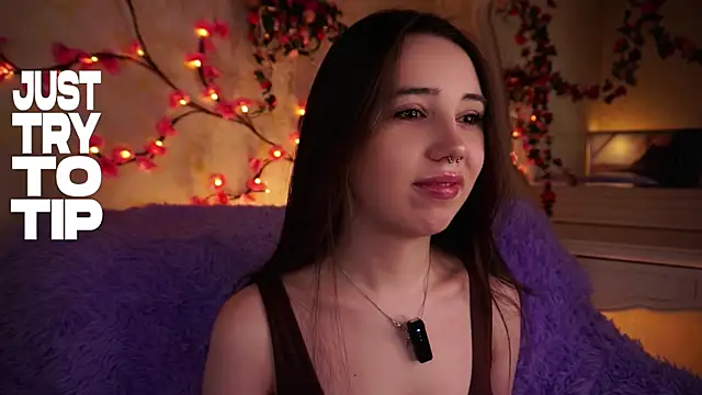 GillianDowdey online show from December 2, 2025, 3:07 am