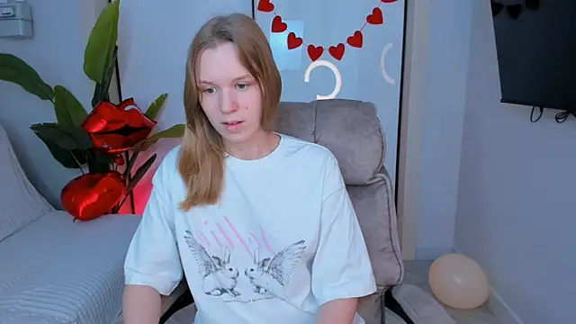 Snapshot of Pure_harmony chatting on February 10, 2025, 1:44 pm Pure harmony online show from February 10, 2025, 1:44 pm