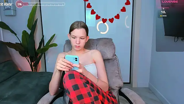 Snapshot of Pure_harmony chatting on February 5, 2025, 1:11 pm Pure harmony online show from February 5, 2025, 1:11 pm