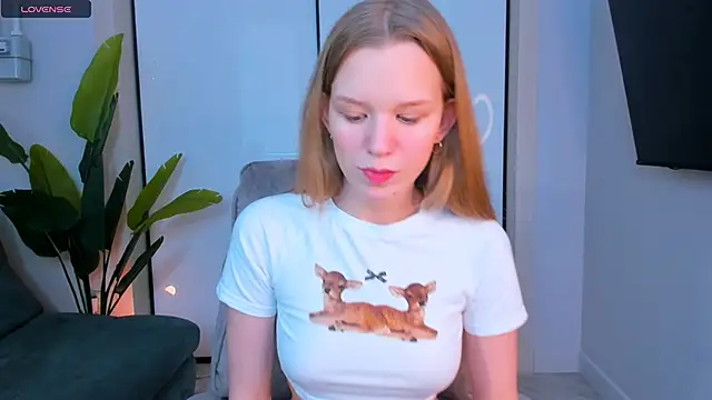 Snapshot of Pure_harmony chatting on January 25, 2025, 12:05 pm Pure harmony online show from January 25, 2025, 12:05 pm