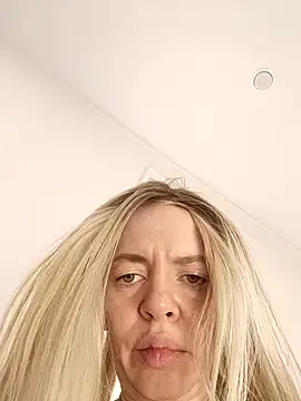 Juicymilfpussy online show from February 10, 2025, 4:52 am