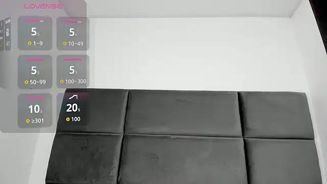 Lizz Luna online show from September 25, 2025, 2:12 pm